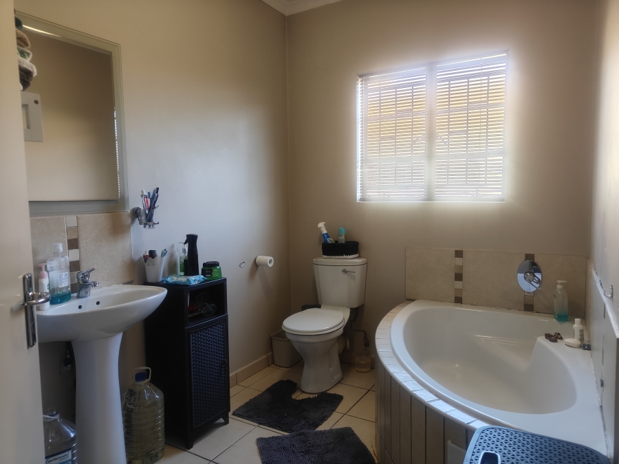 3 Bedroom Property for Sale in Waterval East North West
